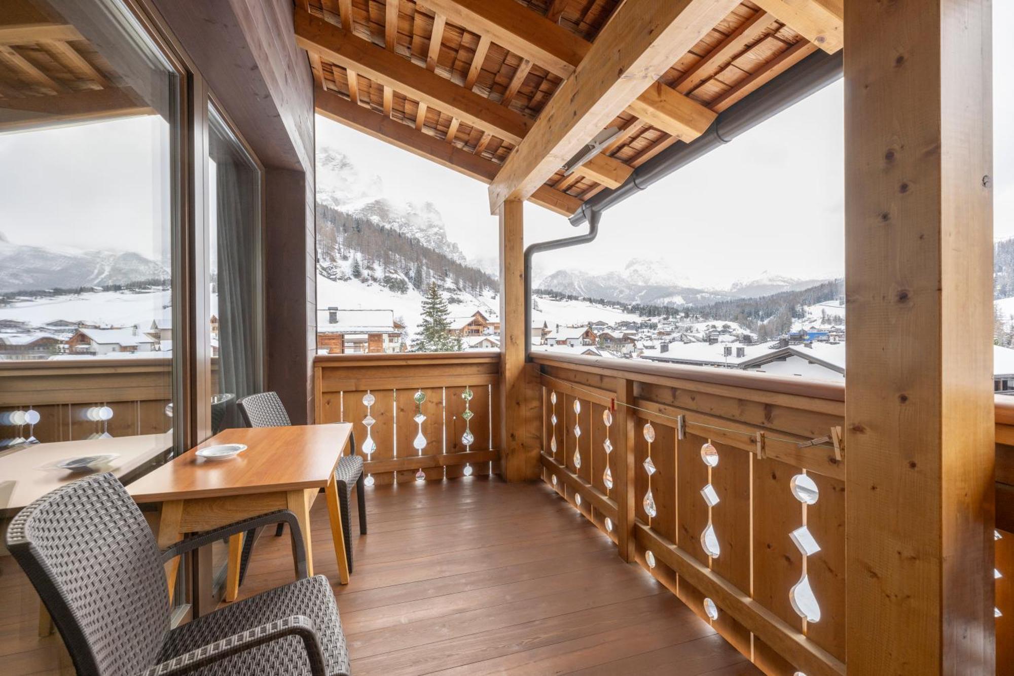 La Stua Hotel San Cassiano  Buitenkant foto