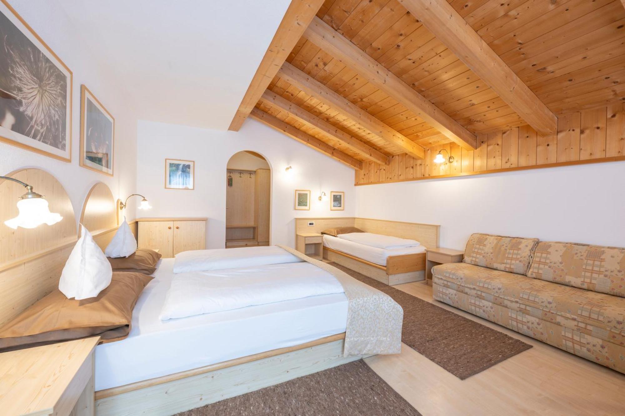 La Stua Hotel San Cassiano  Buitenkant foto